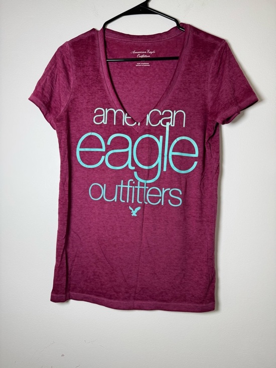 American Eagle Outfitters Tops - American Eagle Outfitters Logo Tee Medium Pink V Neck Graphic Shirt